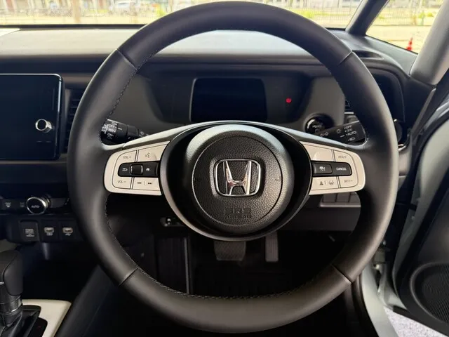 コンパクト（フィット ハイブリッド 確約）プランNo.13610 | HondaCars沖縄レンタカーてだこ浦西駅前店 | 参考写真3