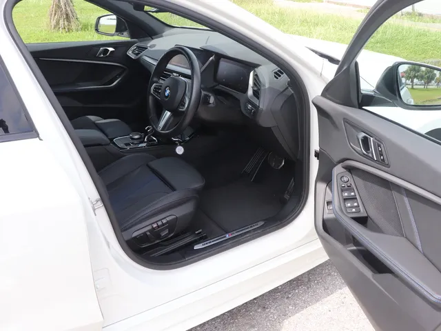 外車(輸入車)・高級車（アウディA1/新型MINI 3ドア/MINI クーパーS 5ドア/MINI  COOPER CLUBMAN/MINI クロスオーバー/新型 MINI クーパー コンバーチブル 他）プランNo.11577 | ユニバースレンタカー | 参考写真13