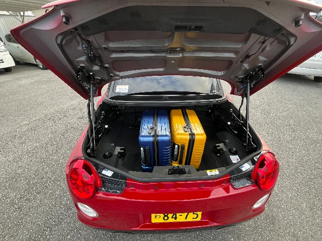 ルーフを展開している時には、荷物収容が可能です。