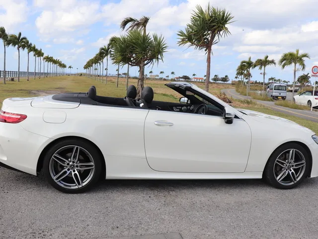 外車(輸入車)・高級車（MERCEDES BENZ E200cabriolet sports/MERCEDES BENZ C180cabriolet sports 他）プランNo.11605 | ユニバースレンタカー | 参考写真23