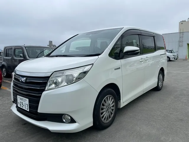 Minivan（TOYOTA VOXY 7 SEATER/TOYOTA ALPHARD 7 SEATER/TOYOTA noah/Esquire/ELGRAND 同等級） (plan : 11096) | Cococar Rental | 参考写真1