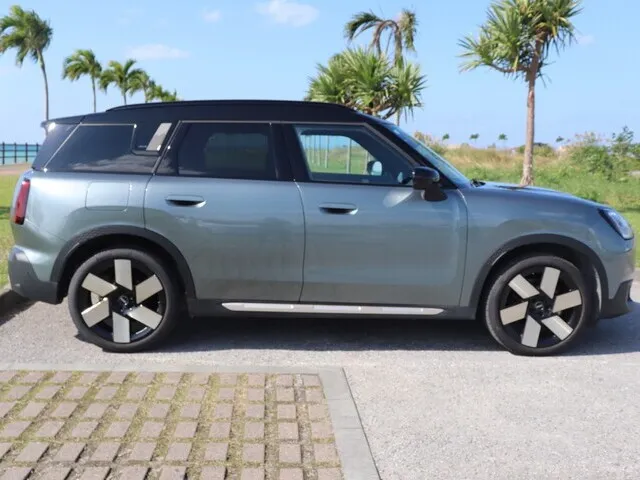外車(輸入車)・高級車（MINI カントリーマン 確約）プランNo.11603 | ユニバースレンタカー | 参考写真3