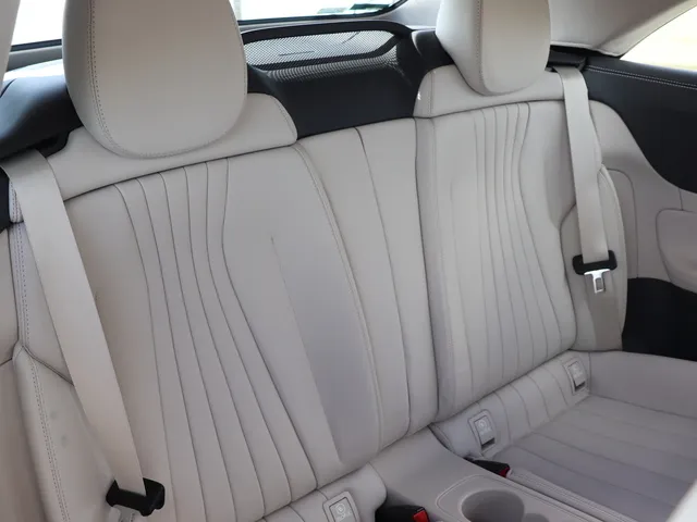 外車(輸入車)・高級車（MERCEDES BENZ E200cabriolet sports/MERCEDES BENZ C180cabriolet sports 他）プランNo.11605 | ユニバースレンタカー | 参考写真19