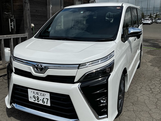 ワゴン（7～8名乗り）（ヴォクシー 7名乗り 確約）プランNo.10678 | ファミリーレンタカー | 参考写真1