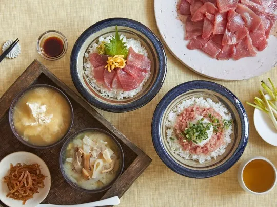 レクー沖縄北谷スパ&リゾート「まぐろ丼」
