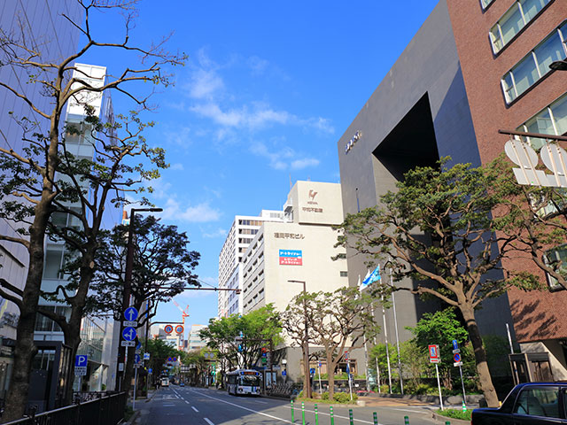 渡辺通駅近くの観光情報